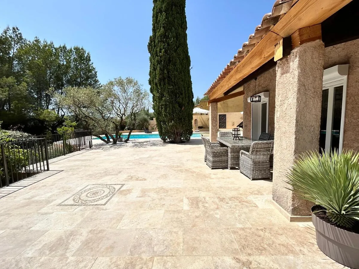 Villa De Charme En Campagne Avec Piscine Privee Et Nature Luxuriante Le Beausset