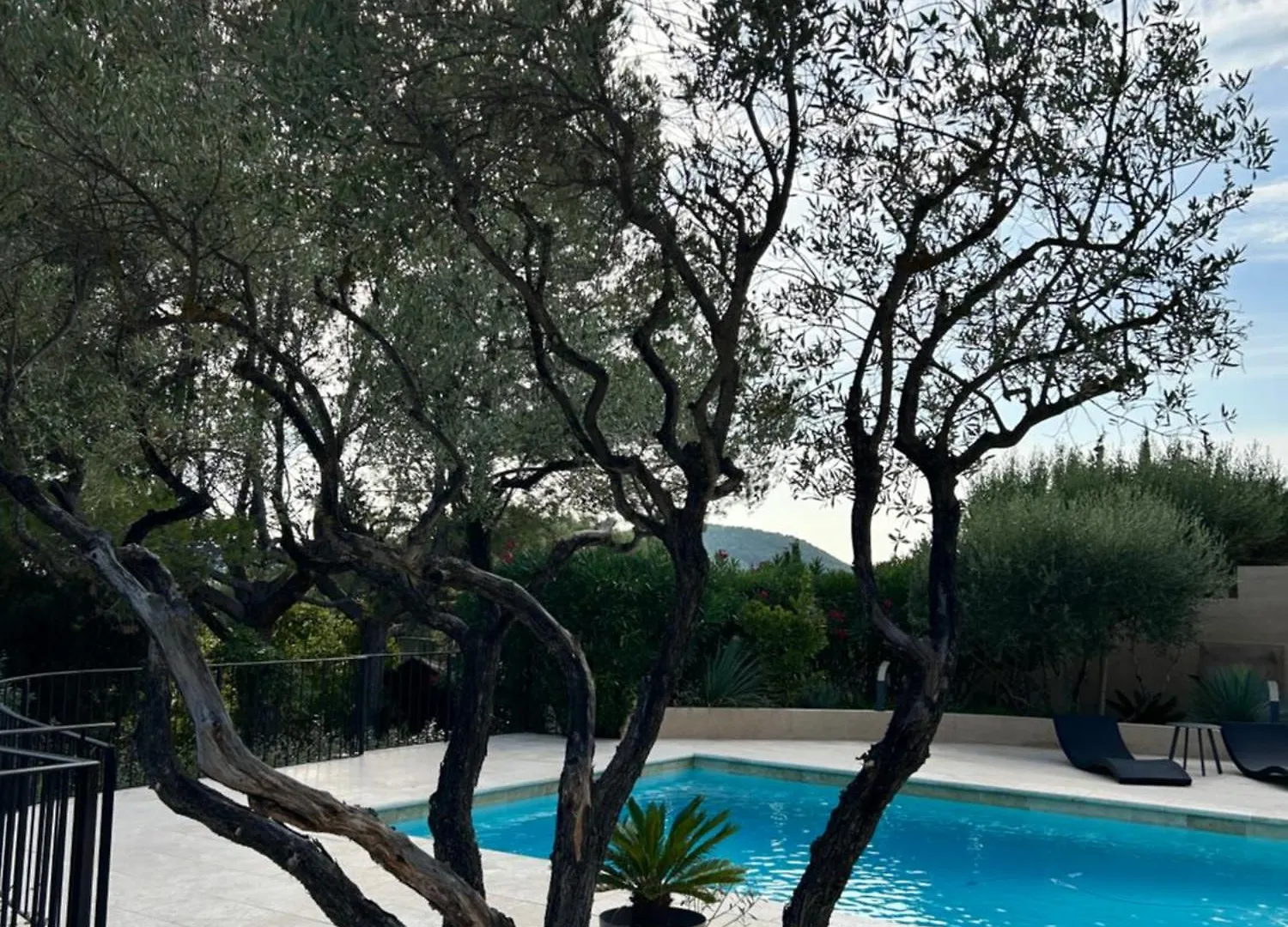 Villa De Charme En Campagne Avec Piscine Privee Et Nature Luxuriante Le Beausset